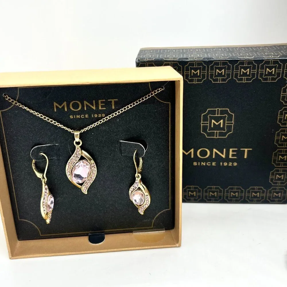 MONET PINK CRYSTAL Pendant Earrings Set Gold Tone Boxed Gift Jewelry Bridal NWT